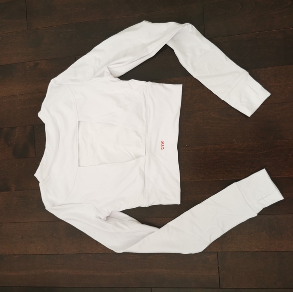 Muses Only Long Sleeve Activewear Top - Picture 5 of 5